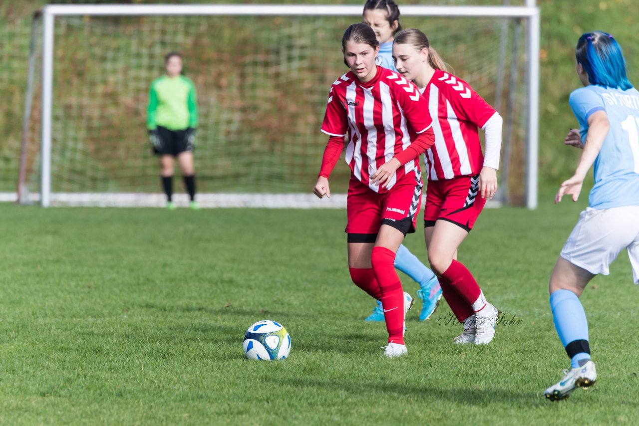 Bild 308 - wBJ TuS Tensfeld - SV Fortuna St. Juergen